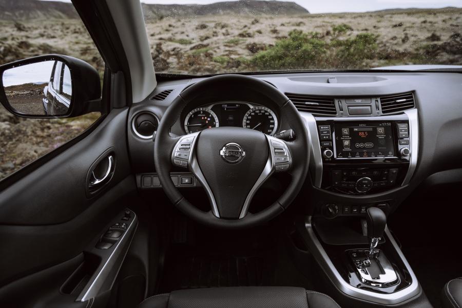 Торпедо Nissan Navara Double Cab (D23) 2019 года  (EU) (фото 16 из 24)